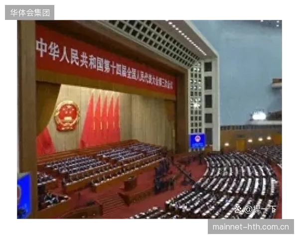 科索努将凭借其在亚特兰大的丰富欧战经验,为科特迪瓦的后防线带来宝贵的稳定性。 科索努将凭借其在亚特兰大的丰富欧战经验,为科特迪瓦的后防线带来宝贵的稳定性。